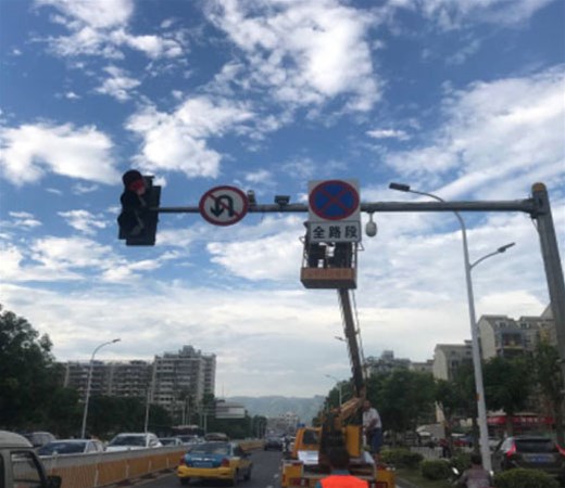 几种常见的交通信号灯杆安装方式？ 
